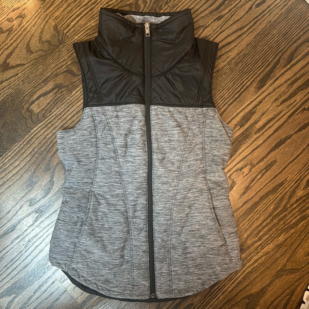 The North Face Pseudio Vest Women’s Gray / Black - Size Small